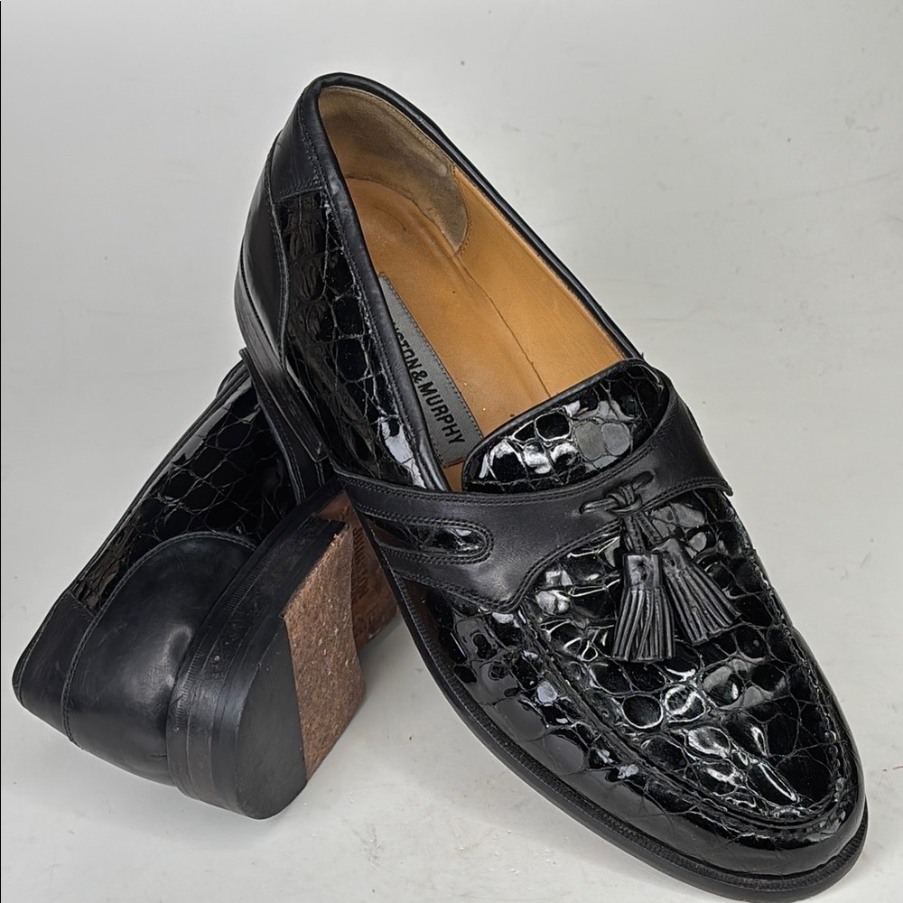 Johnston & Murphy Black croc print leather tassel loafers size 9